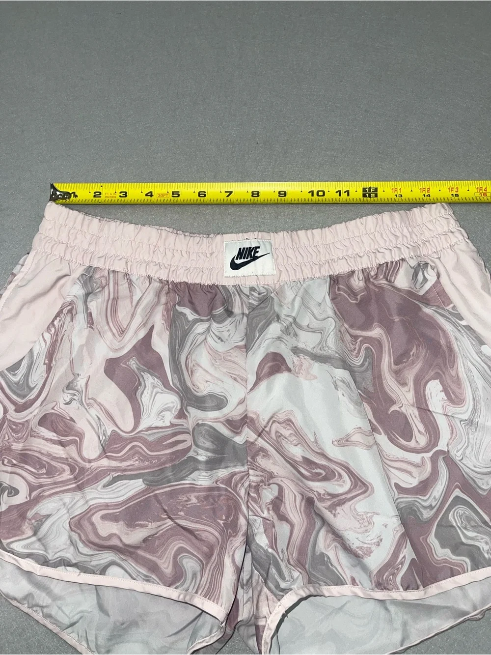Nike Womens Marbled Pink Gray White Athletic Training Shorts Pull-On Size L 183